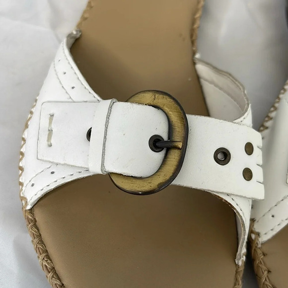 NATURALIZER Ellen Kitten Heel Buckle Banded Slide Sandal White Genuine Leather 7 - Picture 3 of 11